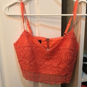 NWT BEBE Scallop Lace VNCK Crop Top XXS
